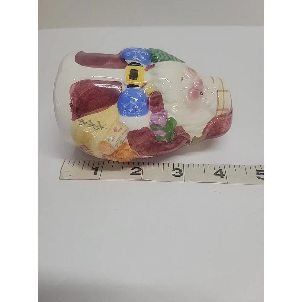 Ceramic Santa Salt And Pepper Shakers‎